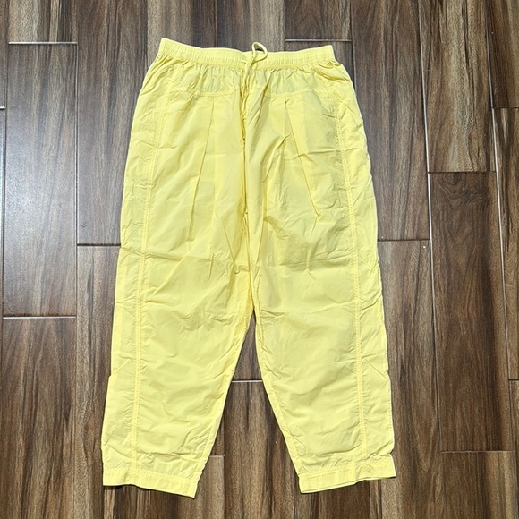 NWT Daily Practice by Anthropologie Aerial Parachute Pants in Yellow - Picture 2 of 14
